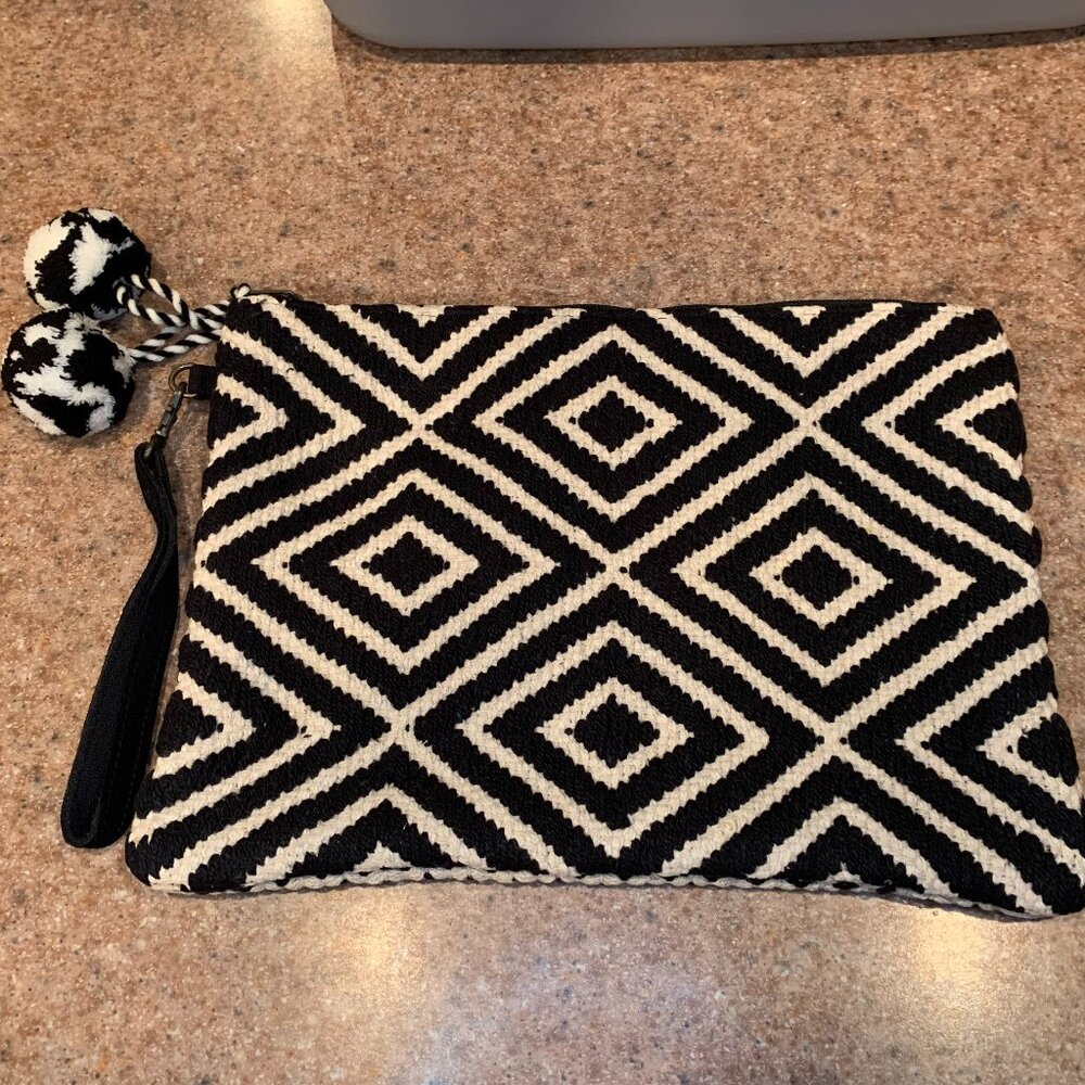 Lovestitch Vanilla Black woven exterior Large clutch NEW